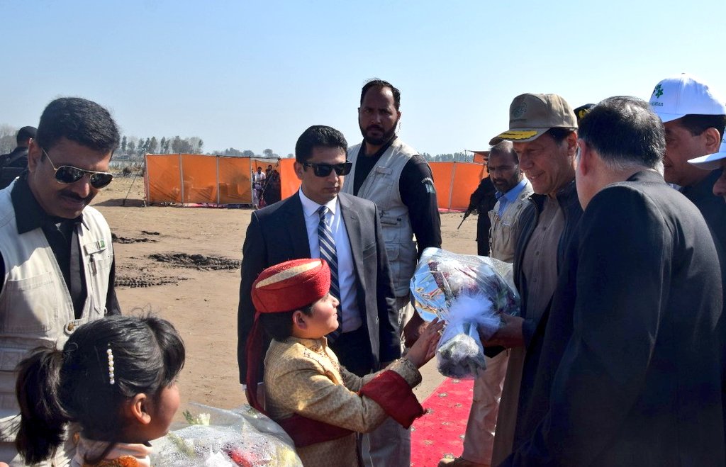 Plant4Pak's tweet photo. Prime Minister Imran Khan was welcomed by children earlier today at Spring 2019 Tree Plantation drive launch. 

#Plant4Pakistan https://t.co/Im2X9T2htO