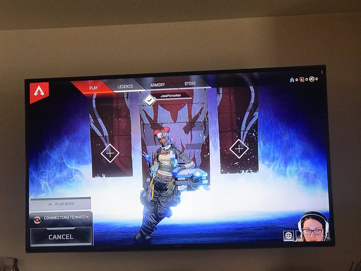 Fizzxit's tweet image. Watching @Jesspancakes007 on the big screen #Apex_Legends