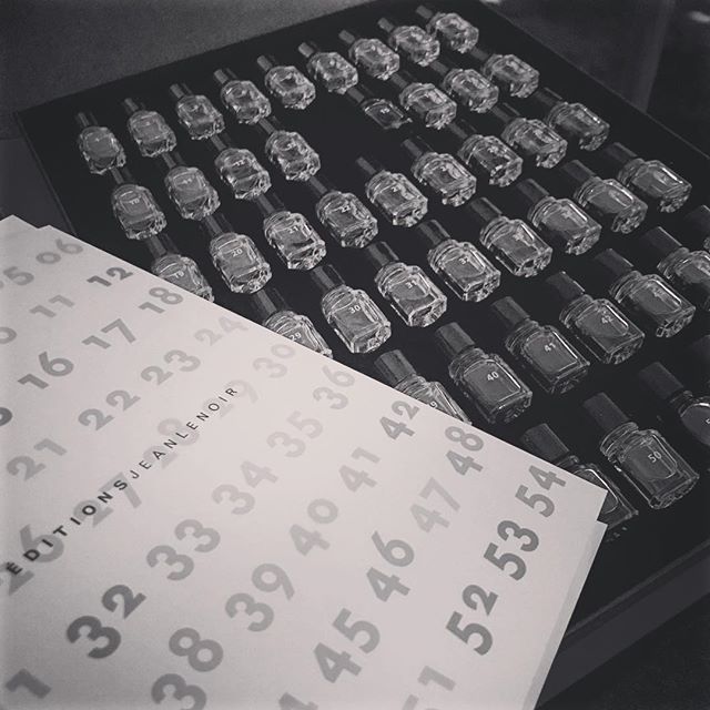 BoutiqueySteph's tweet image. WSET Level 3 starts Monday, so Saturday evening means more nose training 👃🏼#smells #nosing #scents #scentmemories #thatboutiqueygincompany #boutiqueygin #ginwithoutboundaries #tbgc #themostwinningestgin #itsveryyummy #gin #ginlife #ginoclock #ginporn #br… bit.ly/2SKUCo5