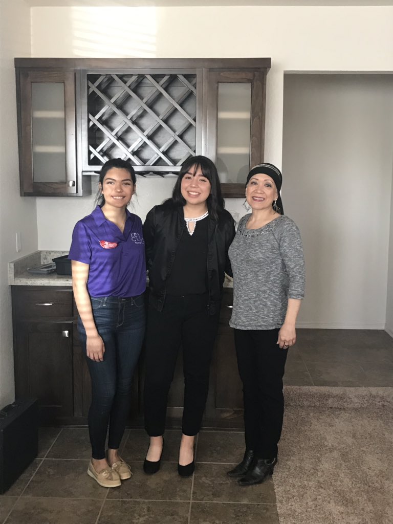 MECHS_Key_Club's tweet photo. Congratulations to Valerie becoming the new 2019/2020 Lt. Gov. for the Rio Grande division. We are so proud 🗝🤗🎉 https://t.co/D6xPgQLEmr