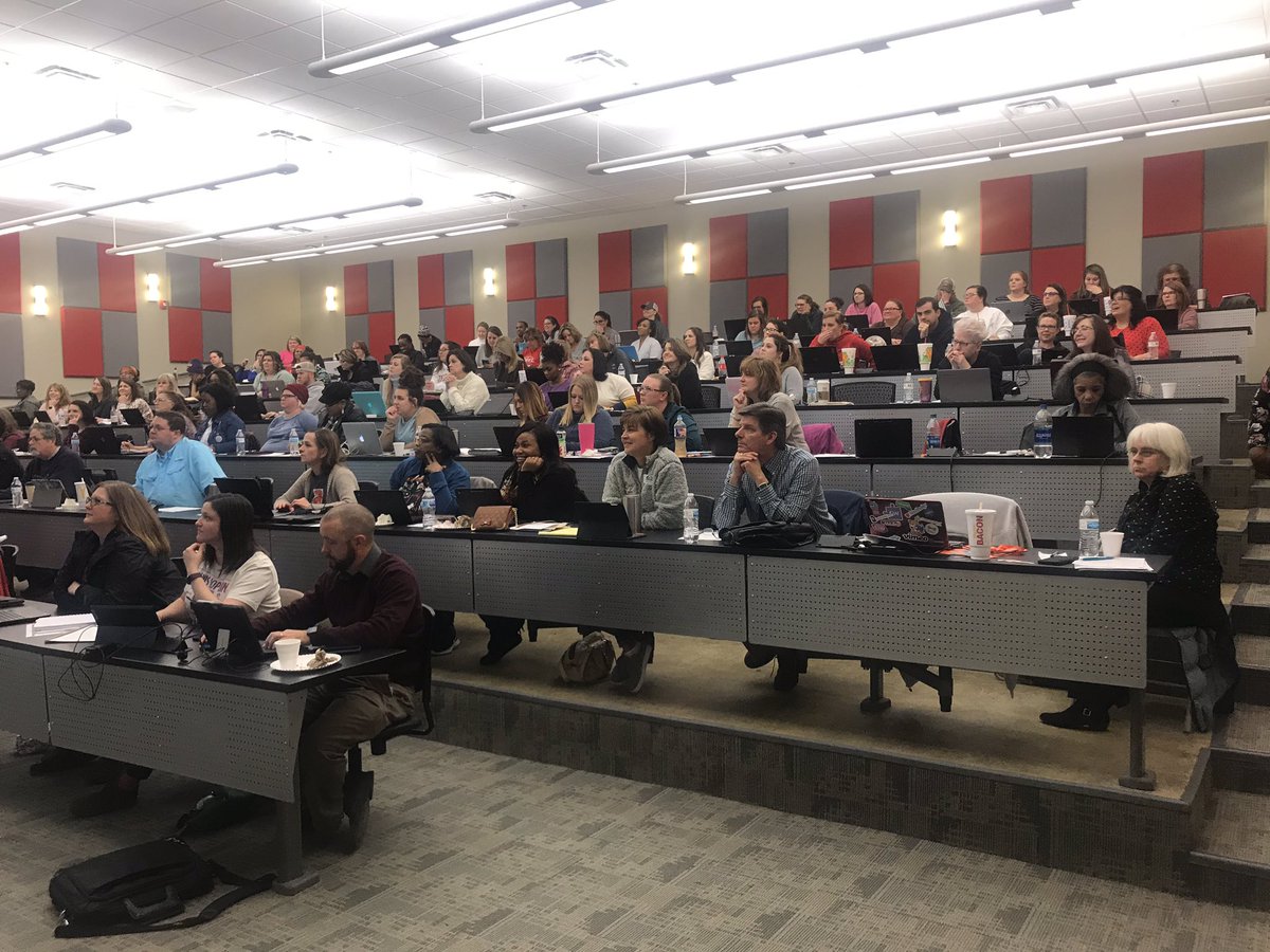 opsbtech's tweet photo. Full house for @lesliefisher ! Lots of learning going on! #capturetheawesomeness @DonCoker8 @ToddGuice @Flipgrid you got a big shoutout!! #opsstechlearning https://t.co/0AsHwZbNdL
