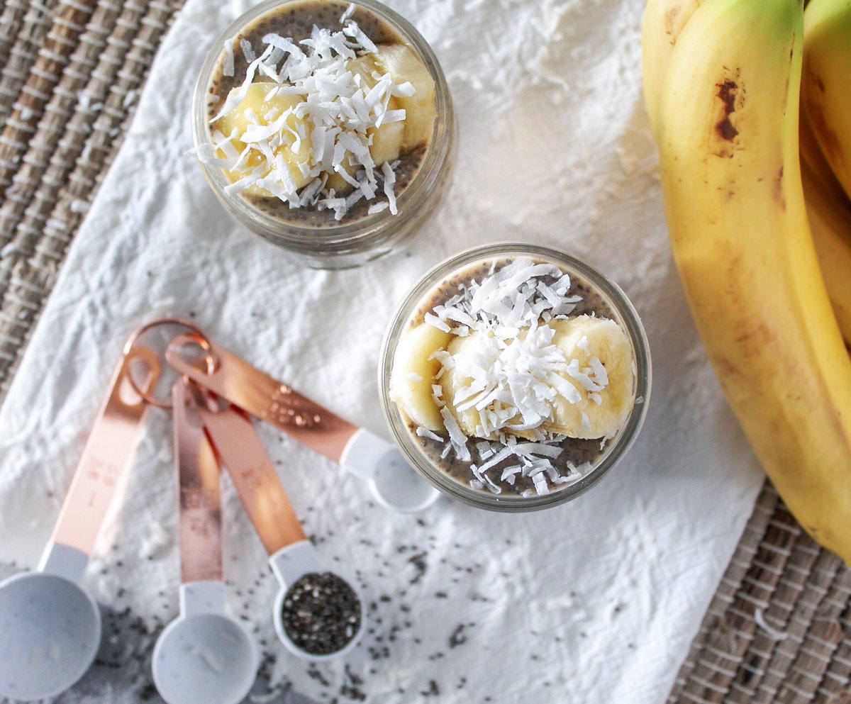 raw_sunshine's tweet photo. Coconut Banana Chia Pudding. 🍌

This chia pudding is packed with protein, fiber, antioxidants, and omega-3 fatty acids. It’s perfect for a post-workout breakfast! 💪🏼

Recipe Link: https://t.co/ZCEZpibfgE https://t.co/mmhLjAKeaw