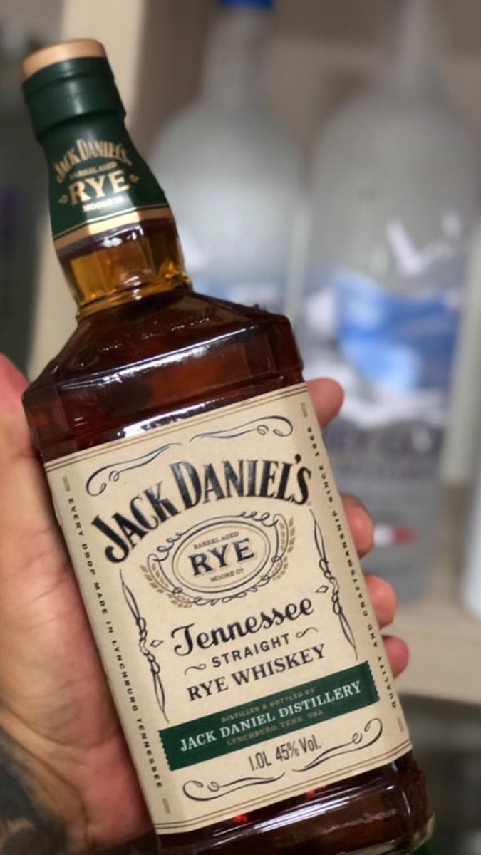 CIADASBEBIDAS_'s tweet photo. #jackdaniels
#jennesse
#Ryewhiskey
Tá Tendo🇧🇷😉🤑🥃 https://t.co/r7b59bPj5J