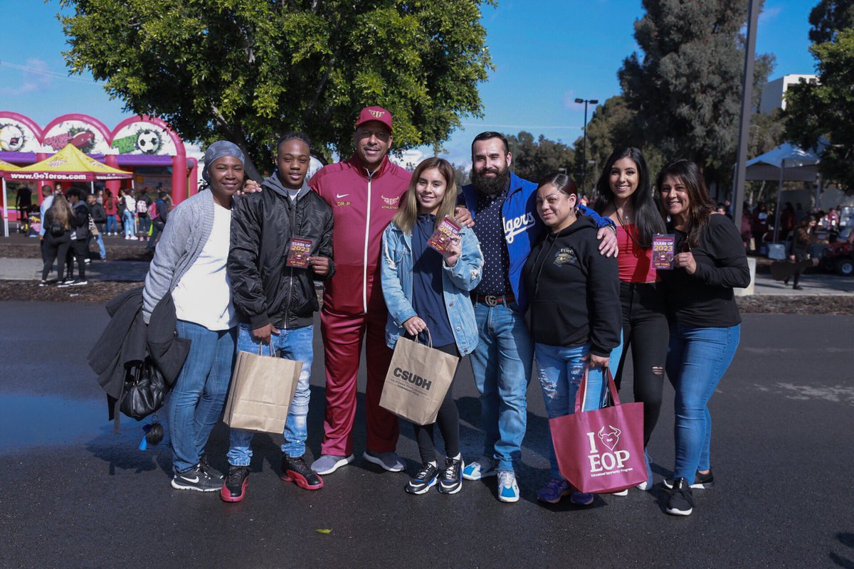 DominguezHills's tweet photo. #CSUDHPrez Parham tells attendees today that he wanted  #DiscoverCSUDH as part of his inauguration festivities to showcase the talent and innovation on campus https://t.co/DG9DXwCeZb
