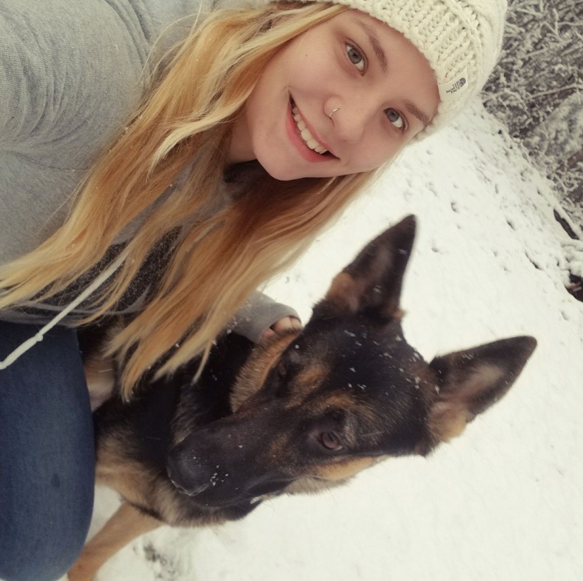 LibertyUCSA's tweet photo. Introducing our OutReach Director

My name is Stephanie Schreiver and I am your Outreach Director. My goal is to keep you up to date on the events and make sure you are in the loop for what is going on this exciting year.I love everything that has to do with art and dogs! https://t.co/eCQI8yFag2