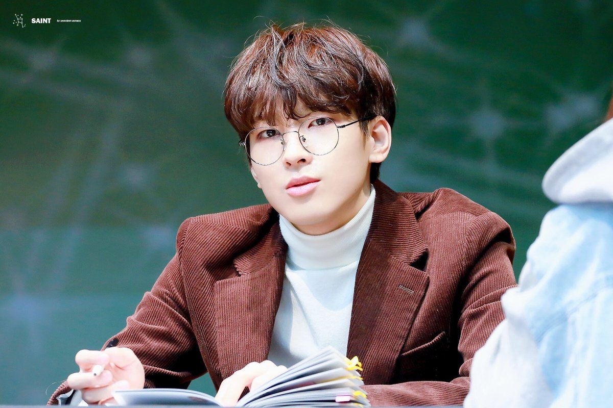 I SWEAR WHY CAN’T THE GUYS AT MY SCHOOL LOOK THIS GOOD