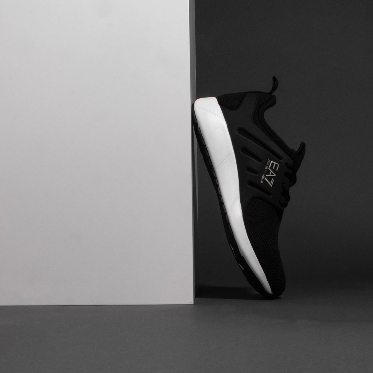 MainlineMen's tweet photo. The latest footwear from EA7.
Get yours: https://t.co/eJD3q9YLSo
#EA7 #Armani #Menswear #EA7Menswear #MensTrainers #MensFashion #MensStyle #DesignerTrainers #DesignerMenswear https://t.co/A5i9YDQ2L2