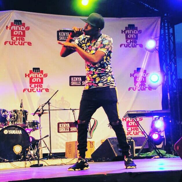 StvLegend's tweet photo. Itz your boy legend #JijengeNaSkills #BeingBahati #CitizenWeekend #CitizenWeekend #seattlesnowpocalypse2019 #WorldGovSummit #TeamGNL #ReleaseRaziDada #KannaanaKanneyVideoSong #MMKKuyaBong https://t.co/w554d8WRoj