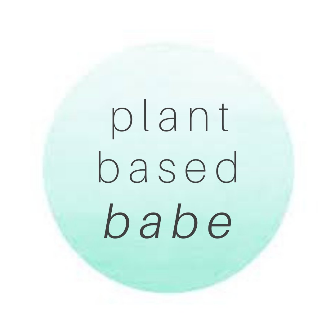 adesseny's tweet photo. Using vegan beauty products doesn't just mean you're saving the planet, you're saving your skin. Plant based ingredients absorb easier, are better suited for sensitive skin, and last much longer. โจ
Raise your hand if you're a #plantbasedbabe ๐โโ ๐ฟ https://t.co/mKdKyLJzKw