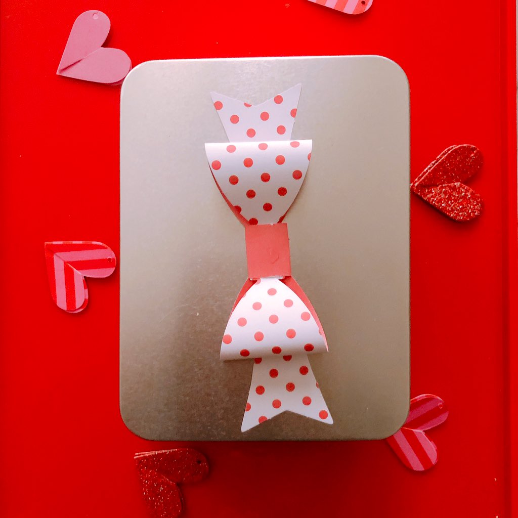 cookiecoutureTW's tweet image. This cookie tin is ready to be ship. #tinboxes #cookiepackaging #mypapermart #packandshipcookies #cookiesforValentinesDay #ValentinesDayshipping #valentinesdaycrafts #Valentinesdaybaking #Cookietinbox #paperart #paperbow #paperdecor #paperdecorations youtu.be/NVXIywbGhVc