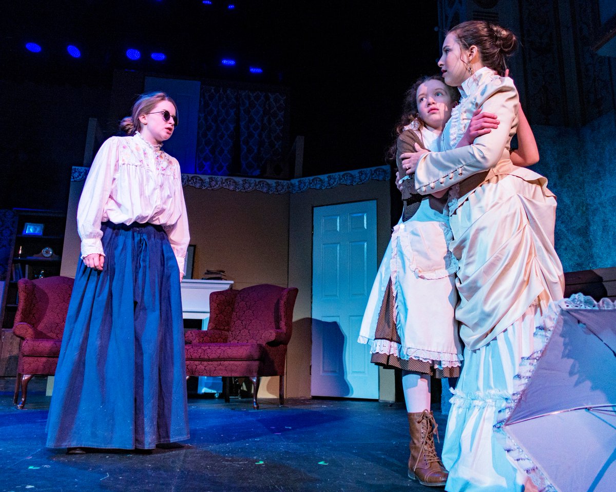 AlyssaLLucas's tweet image. When I&apos;m not doing bug science, I&apos;m on stage! If you&apos;re in the West Virginia Eastern Panhandle area, come see The Miracle Worker at the @ApolloTheatreWV tonight at 8pm or tomorrow at 2:30pm. #scienceandarts #theatre #entomology