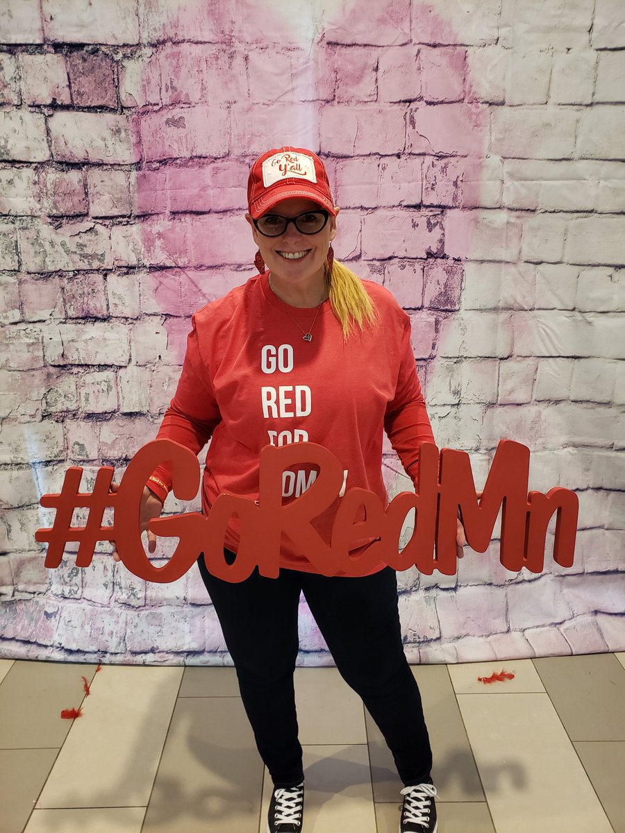 stephjlang68's tweet photo. #GoRedMN https://t.co/W6bpCeIrWy