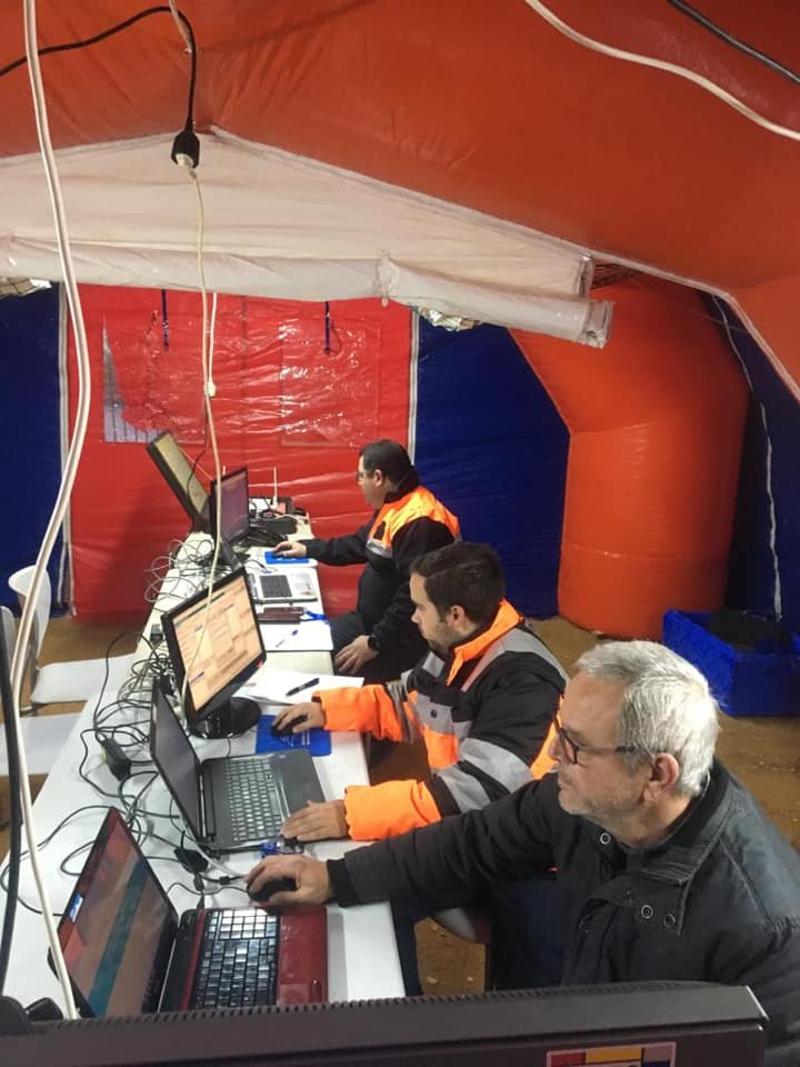 alvpcmarbella's tweet photo. Hoy hemos participado en la @cxmsierrablanca 
Destacar una carrera con atenciones sanitarias y traslados hospitalarios leves
Gracias a los más de 30 Voluntarios de Protección Civil, @DYAMalaga @emergenciaSOS, entre otros, por la seguridad, coordinación y protección del evento. https://t.co/oHdLRXK4r2
