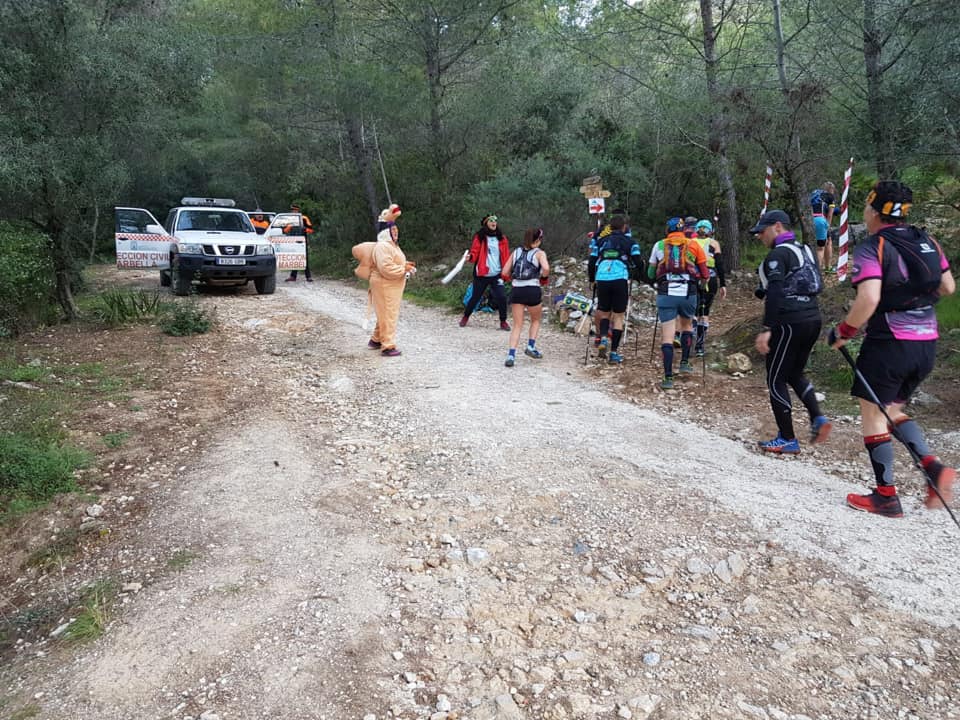 alvpcmarbella's tweet photo. Hoy hemos participado en la @cxmsierrablanca 
Destacar una carrera con atenciones sanitarias y traslados hospitalarios leves
Gracias a los más de 30 Voluntarios de Protección Civil, @DYAMalaga @emergenciaSOS, entre otros, por la seguridad, coordinación y protección del evento. https://t.co/oHdLRXK4r2