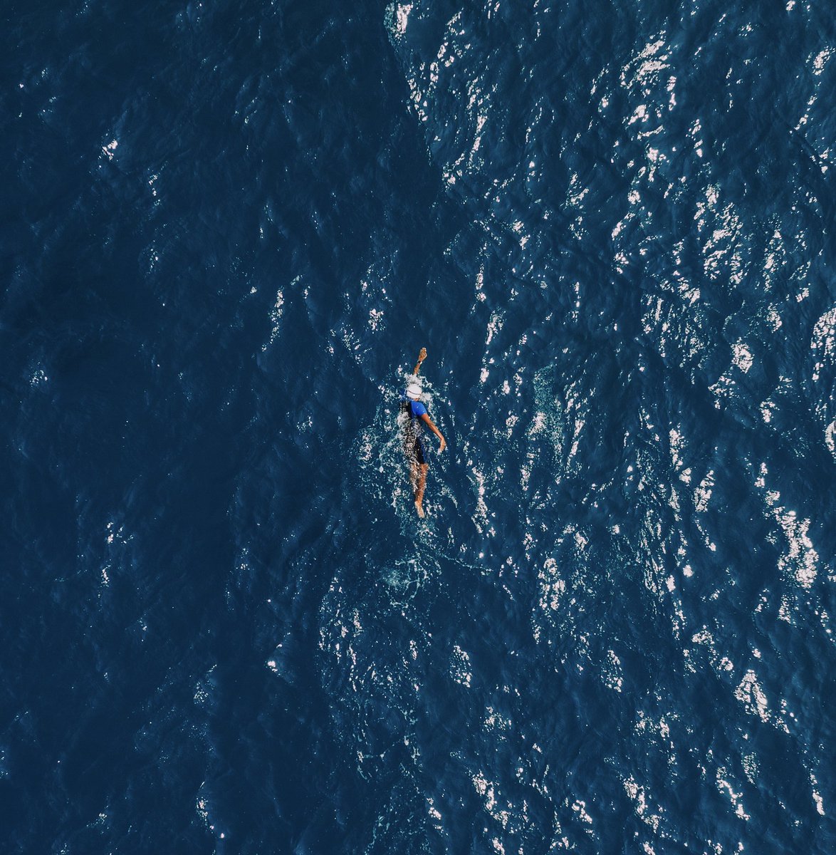 AzkaAdil's tweet image. On day 8, we made history. 

7 days. 23 islands. 43 km of swimming. #Milestone