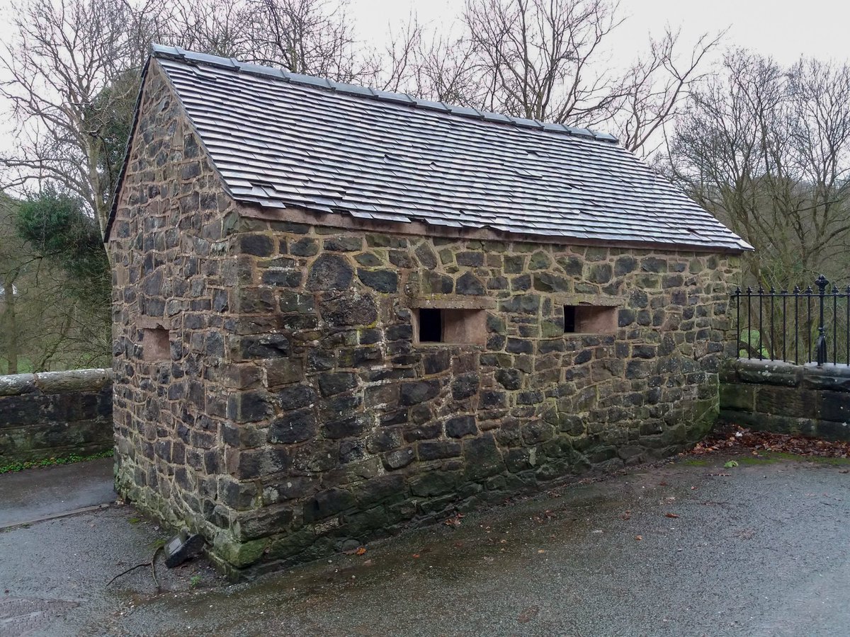 Baddileyram's tweet photo. #ww2pillbox at #alton #staffordshire on top of the railway bridge at Alton station. #ww2 #ww2pillboxes @PillboxSG @RobWhyman #photography #pillbox #history https://t.co/qYRK5ofAwp