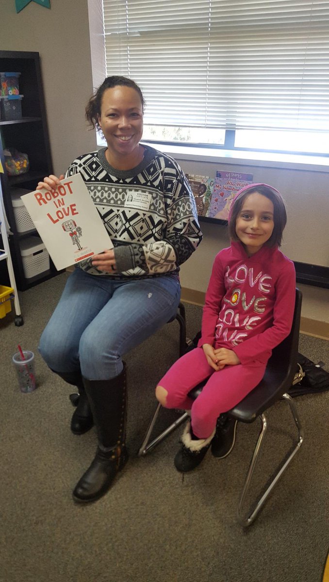 ZellmerClass's tweet photo. When parents are literacy partners in the classroom powerful things happen. #oneflagstone https://t.co/OWvW0Awv1e