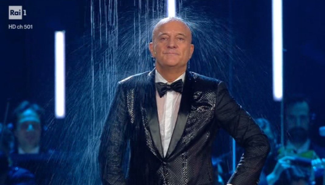 battigiulia's tweet photo. Se in mezzo alle strade
O nella confusione 
Piovesse il tuo nome 
Io 

#Sanremo2019 https://t.co/5xY1yuZCVR