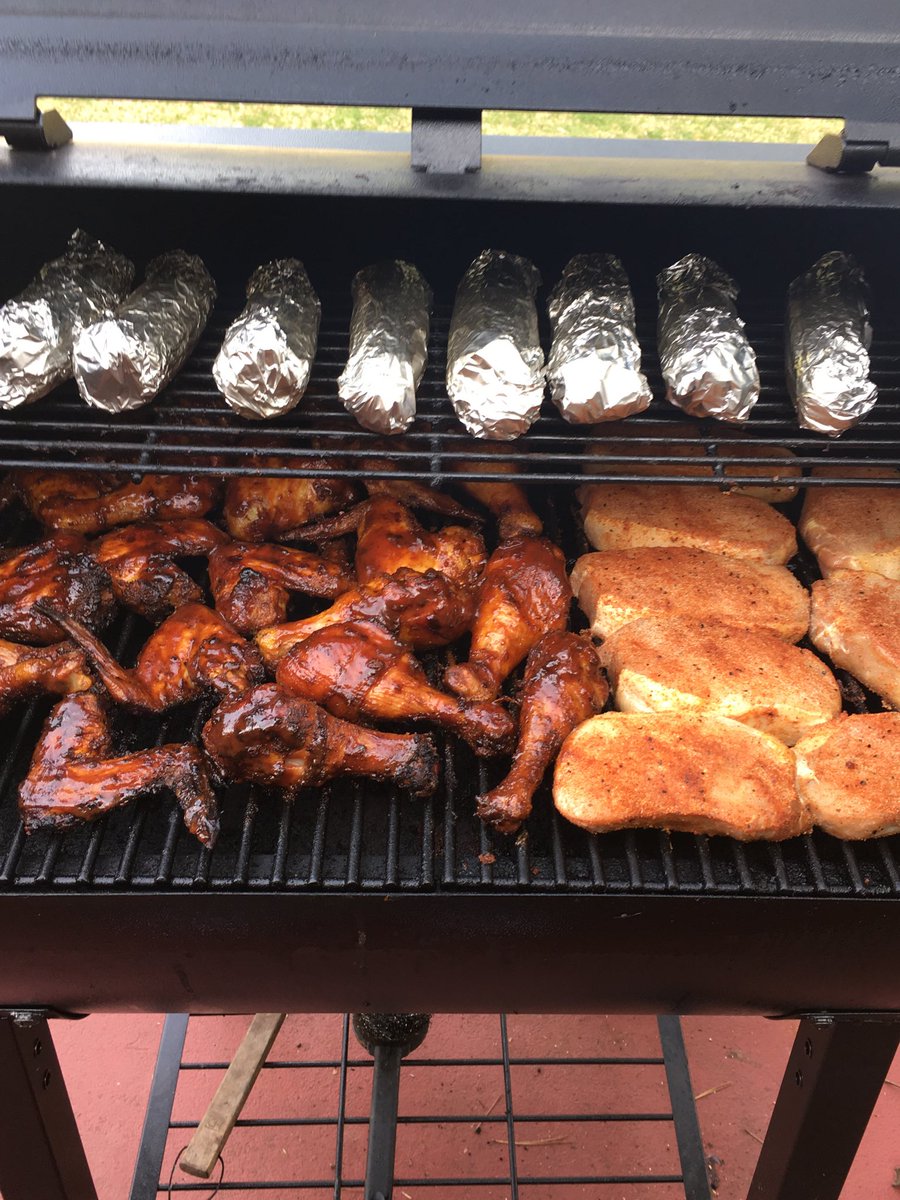FHSCoachHump's tweet photo. The Pit Boss stay grinding. Corn, chicken, pork chops and red beans and rice. And never ever forget that Mac and cheese.👍🏾 https://t.co/btK6oVKSZG