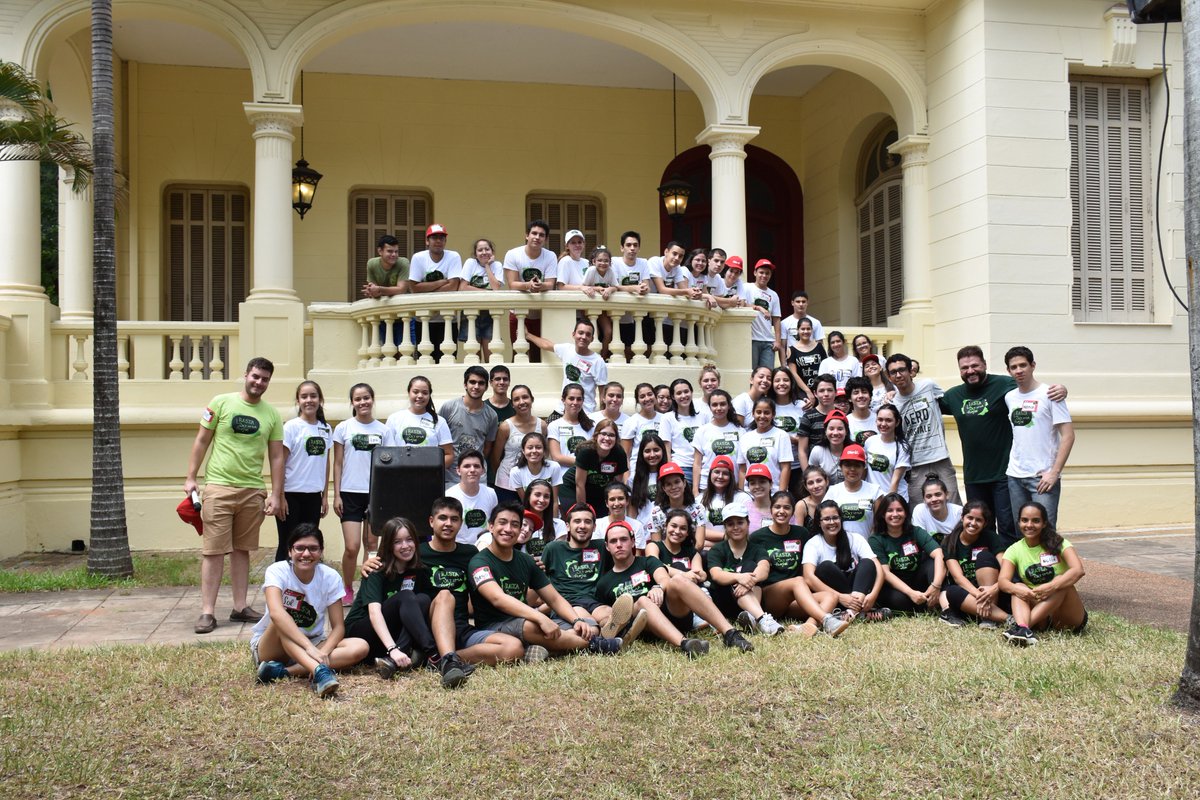 ultimahojapy's tweet photo. ¡Ya culminamos la Jornada de clasificación masiva! 
Muchísimas gracias a todos los voluntarios que estuvieron ayudando hoy y a las personas que vinieron a donar ❤️‼️ Cerramos una exitosa jornada de clasificación Hasta la última hoja 📗♻️ https://t.co/vDU1RouRpp
