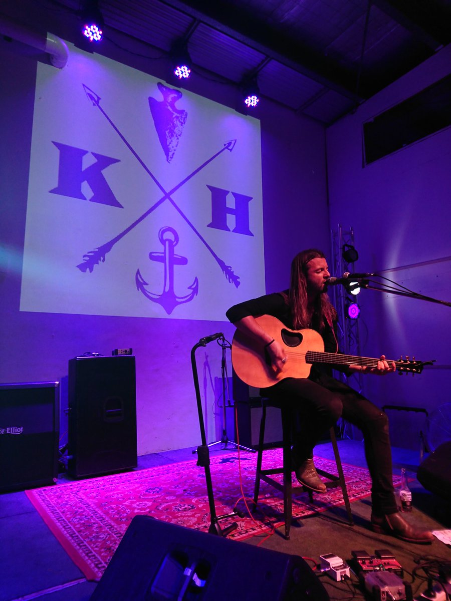 TorusNetworks's tweet photo. Call the fire brigade cause @keithharkin set Mo"s Desert Clubhouse on fire last night #crackinggig https://t.co/AXeTbwlaxf