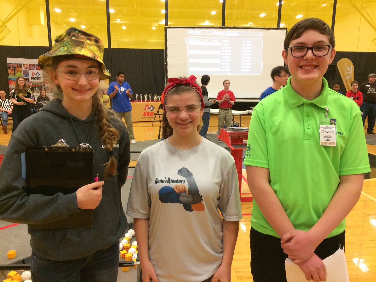 gearsrobotics's tweet image. #1 seed alliance @FTC_Indiana NorWestIn - @Warri0rTech, @Pixelated_FTC and Rosie’s Riveters.