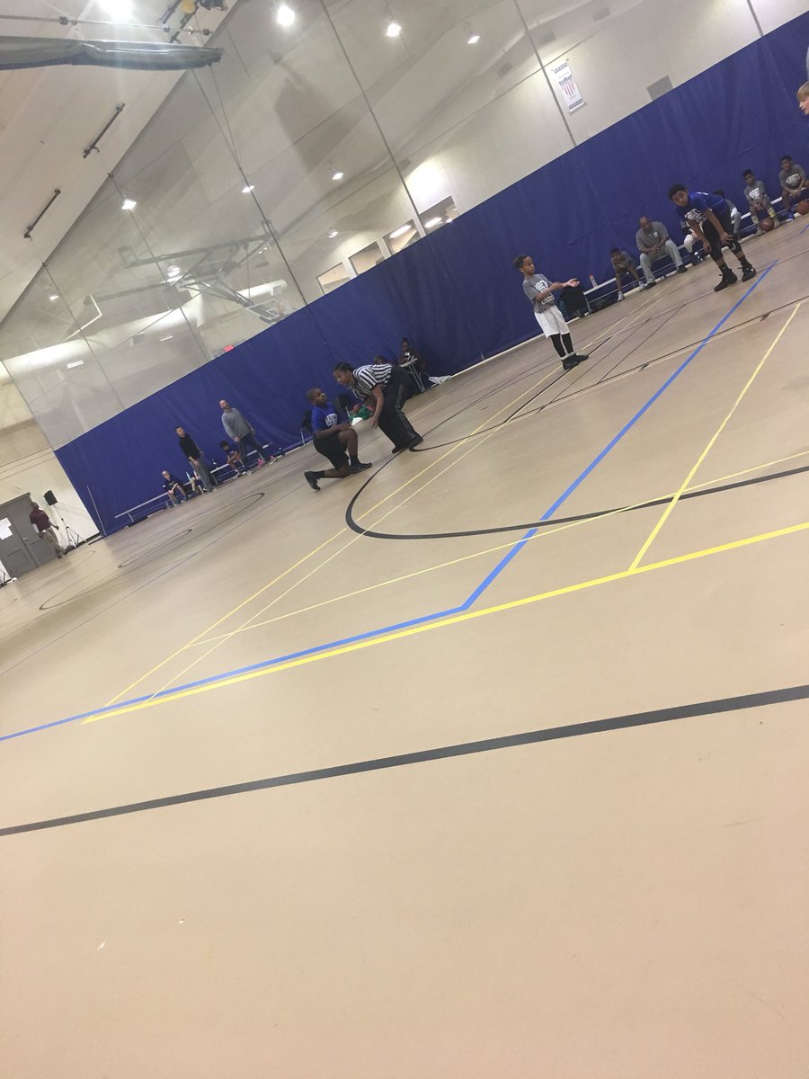 Tru2027's tweet photo. It’s the little things... everyone was yelling at her, Be she stopped the game and tied his shoes. These boys are 10. Kudos to you ref!! https://t.co/HgAcJGbxBH