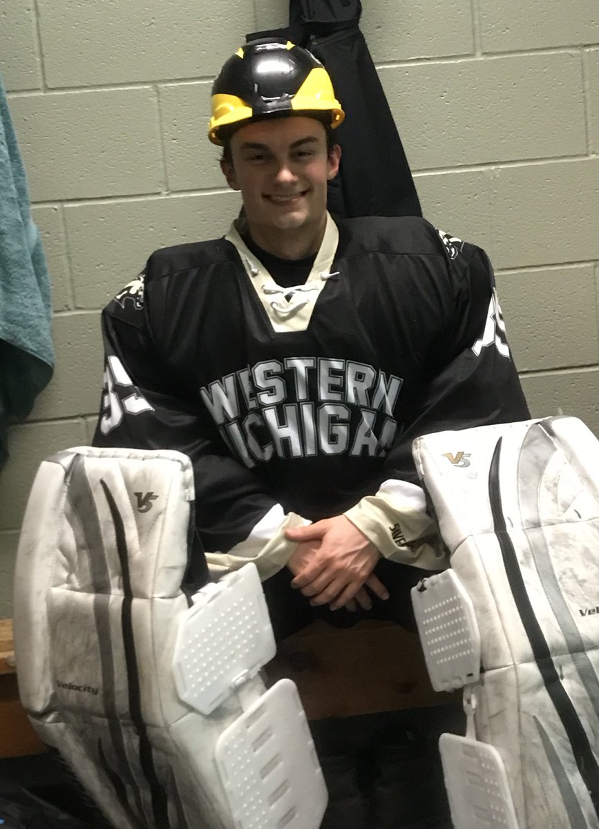 WMURollerHockey's tweet photo. Broncos defeat @HFC_RollerClub 9-0 making up for our loss earlier this morning! 

Sophomore goaltender Eric Gaudreau led the way once again recording his second shutout of the season! 

Last game for today will be against  @MURollerHockey at 9:00PM 

GO BRONCOS! 🐴 https://t.co/SarZ6NrZzf