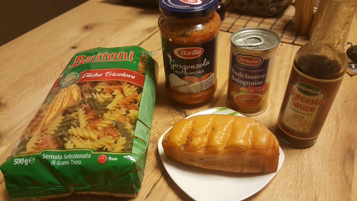 Moonfog_PSN's tweet photo. There is something extremely delicious waiting for me tonight... 😋🍝🧀 But first I must hunt some new throphies 😅🏆 #Playstationfirst https://t.co/8DVJE9AgGk