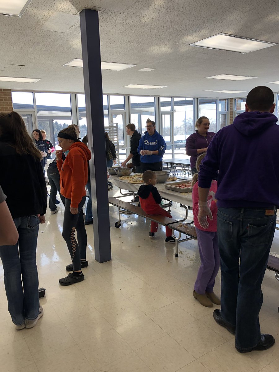 KielFFA's tweet photo. Thank you to every FFA Member, Parent, Teacher, and adult that helped make today’s FFA Pizza Making great! We made 1,400 pizzas, and every one of them was picked up and sent home with an FFA member. Don’t forget- If you haven’t paid yet, Pizza Payments are due on MONDAY.💙💛🍕 https://t.co/m2FTqyfEOT