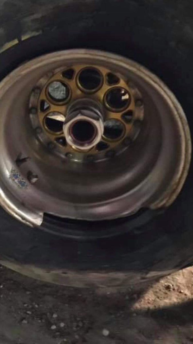 Nornao's tweet photo. Good night at the speedway until the feature ... got collected coming off turn 4.... accidental contact , but it broke the left wheel and broke the battery terminal off of the battery causing me to have no power... try again next time 🤙 https://t.co/FGR5gGn5Sh