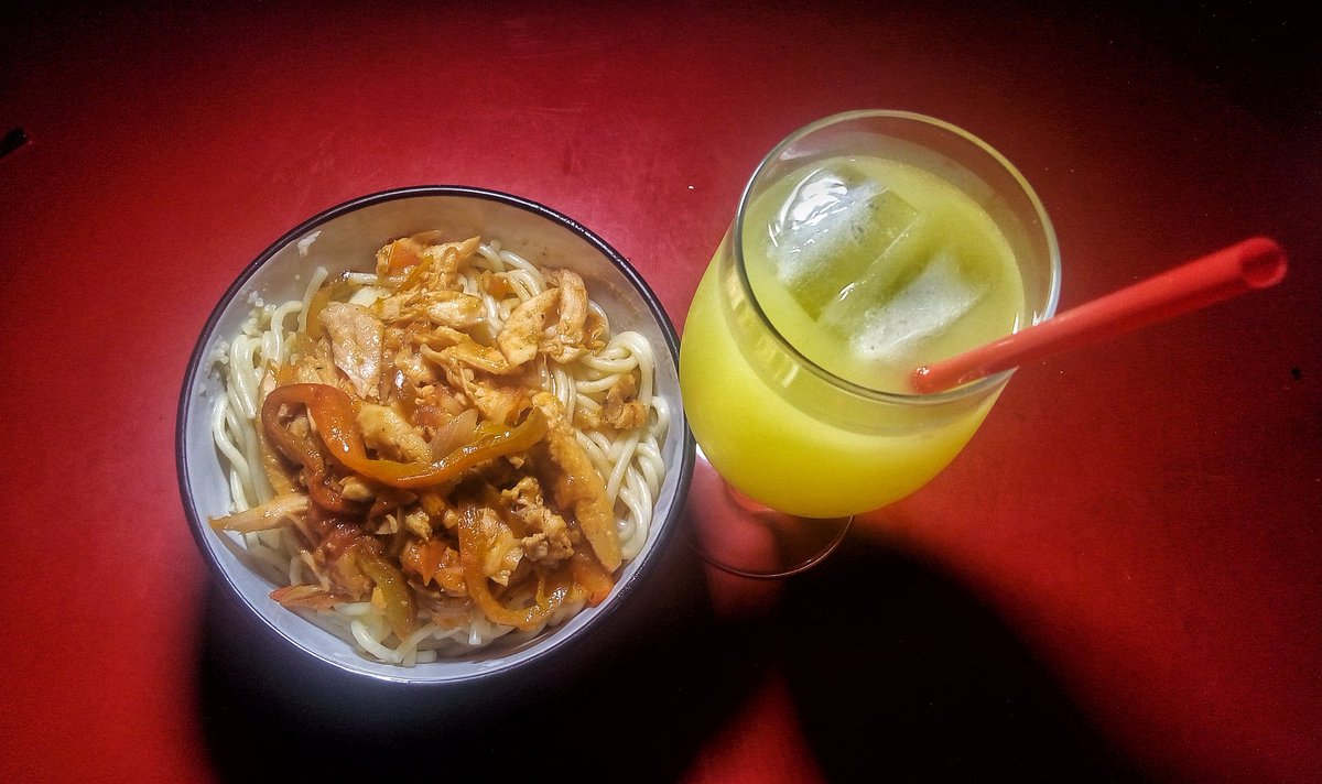 theMarcusZW's tweet photo. In my element: The final product Γ la chilled orange Mazoe juice with spaghetti and peppered chicken strips. ππ€€ #cookingwithmarcus #createlife #foodie #marcussays
πΈ by meπ https://t.co/Pd7o4JTZKY