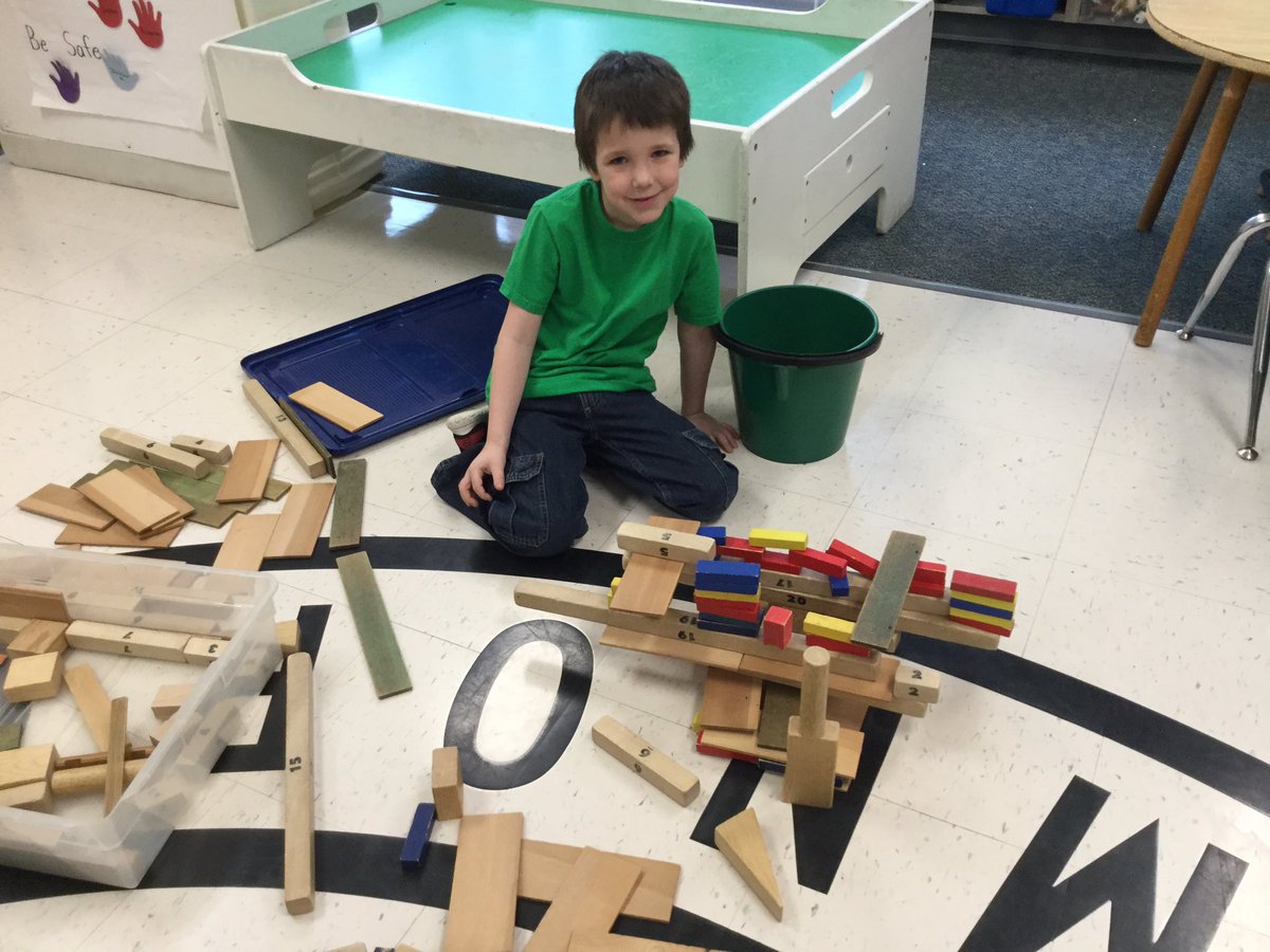 joyce_jevans's tweet photo. Working on the letter "b" this week was extra fun.  Everyone enjoyed having a "block party". So creative! https://t.co/mfDoct1332
