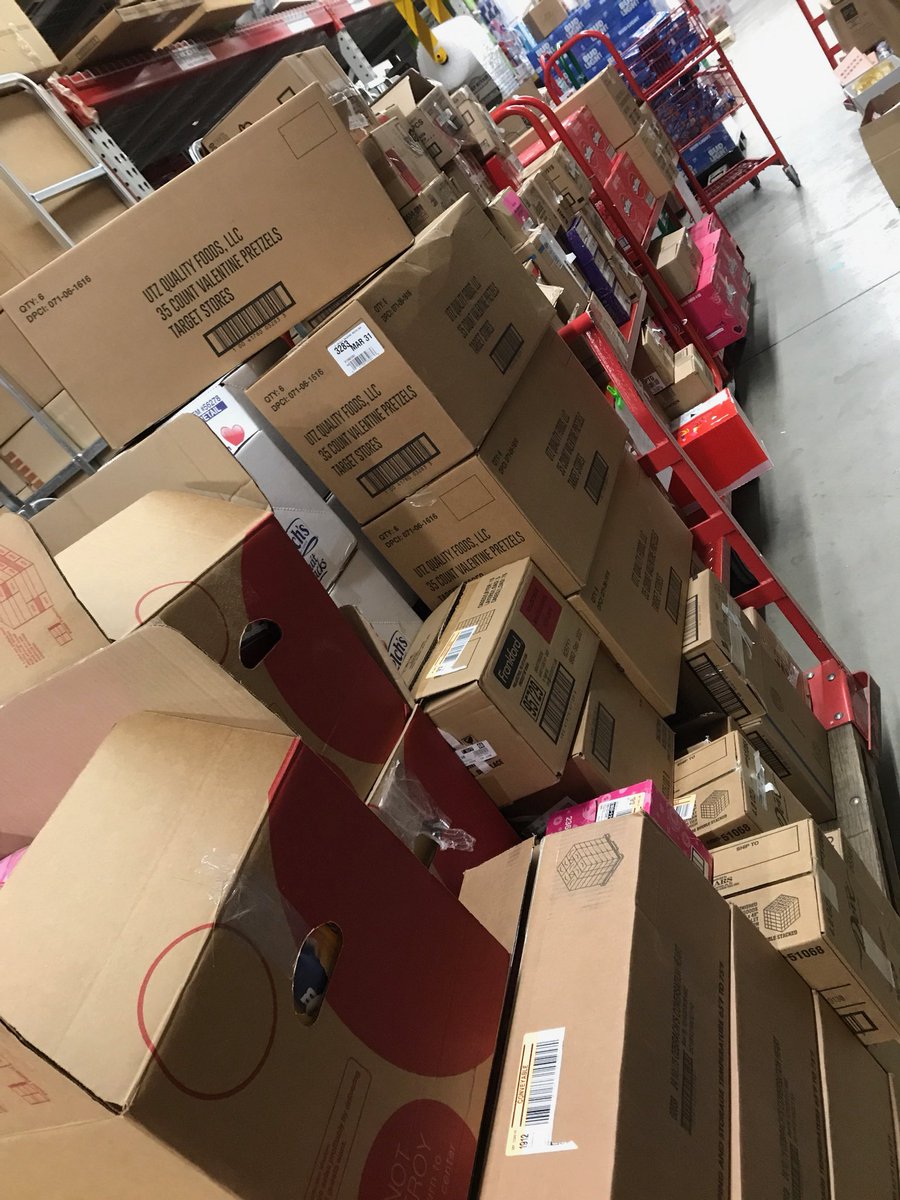 Great Job to TL Perla, Nina, Kelly, and Chelsey for purge Valentines Day #T1912 #gosales #gosales <a href="/megansmac/">Megan Kuiper</a> @BigDeal0704