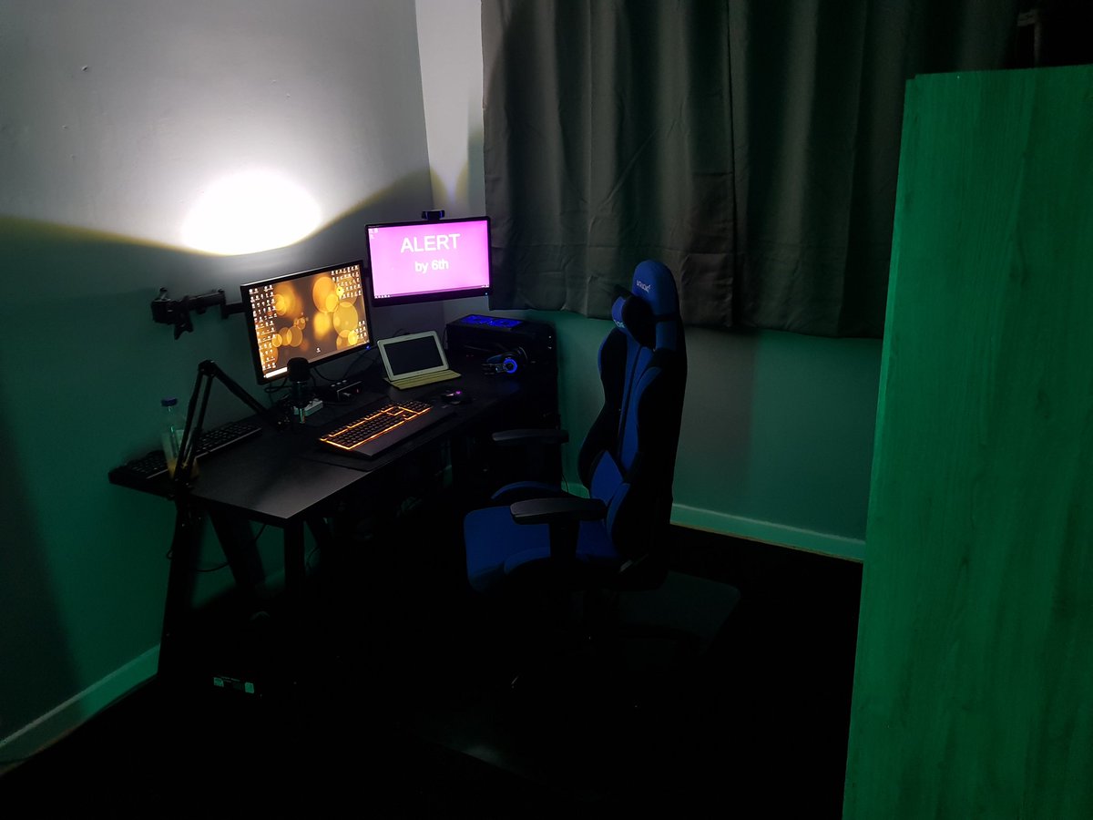 Catch22U's tweet image. Well that&apos;s the systems back up and running, well one anyways. So we can go live very soon. Studio 85% Done got a few more things todo but will have to wait till payday... lol
Note bright light is only temp at the moment. 
@purehavuk #studiorevamp #DIY