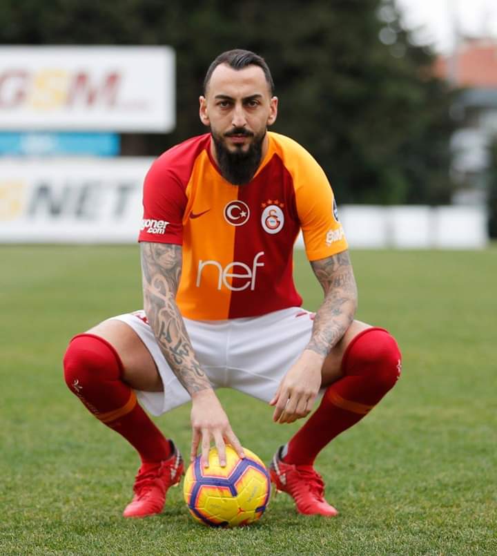 Maskaira23's tweet photo. #ViaLaProvence Kostas Mitroglou déjà « adopté » par les supporters de Galatasaray : titulaire en raison des absences des deux autres attaquants, il a marché sur le terrain jusqu’à sa sortie avant l’heure de jeu. Ça grogne déjà en Turquie. https://t.co/1nqRV2f2Dg
