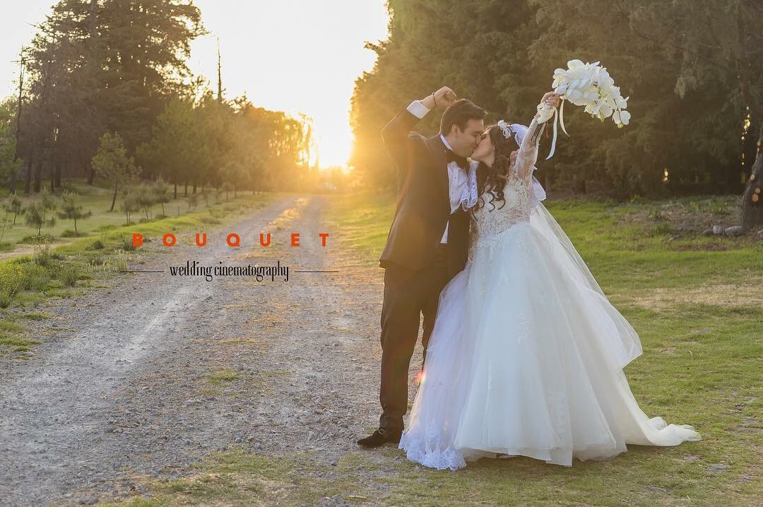 Bqtmx1's tweet photo. ♥ Te quiero libre, y me quiero libre contigo #FelizSabado #bodas #bodas2019 #bodasmexico #love #justmarried #bride #groom #happy #Saturday #photo #photooftheday https://t.co/zqlZb8aSvG https://t.co/QjugvZ4iEP