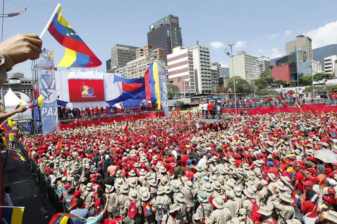 Maduro: Si algo me pasa, ¡retomen el poder y hagan una revolución más radical! - Página 5 Dya1pPfW0AAo1_-