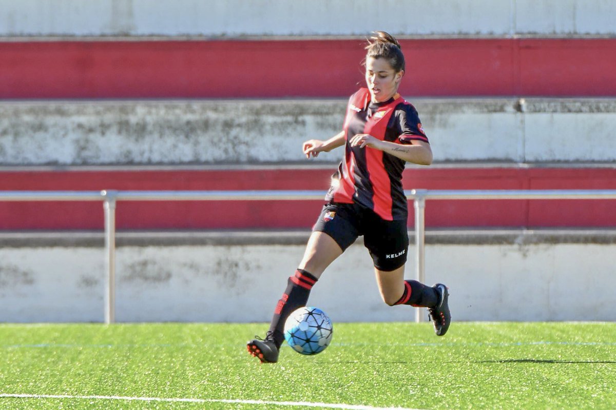 ReusFem's tweet photo. El @ReusBCambrilsF s’imposa al Constantí per un contundent (8-1) i es manté en el primer lloc de la taula.

#cfreusfem #futfem #cfreus #futfemcat https://t.co/gs4aekauwM