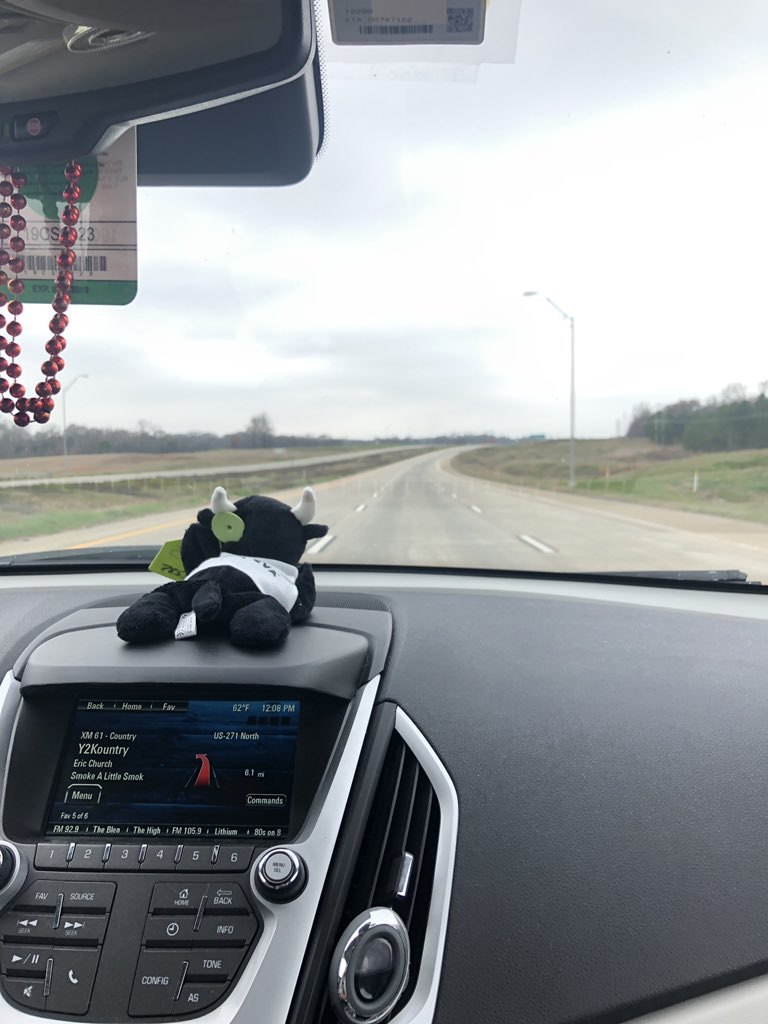 cale_spencer's tweet photo. Pt. 8 Adventures of Carlos                 After a few last shenanigans in NOLA, Carlos was excited to head for Kansas and leave the concrete jungle. He gladly assumed his role as chief navigator. @CortevaPastures #cattlecon19 https://t.co/JfkWUX4luu