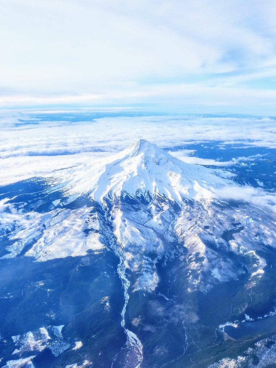 Hike_a_Lot's tweet photo. The Hood, oh how I've missed you.
#mounthood #themountain #pnw https://t.co/6kIFhDSGku