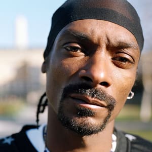 itshellaclassic's tweet photo. Let's discuss some serious shit - Can @SnoopDogg be considered on of the G.O.A.T.s of #hiphop? https://t.co/wm7lWVetKu