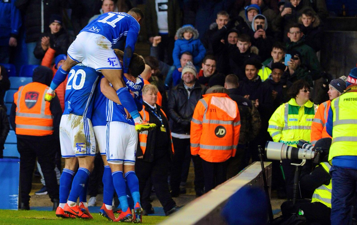 GarryMonk's tweet image. So great to taste that winning feeling again here at St. Andrew's! 🔵🏠 #KRO