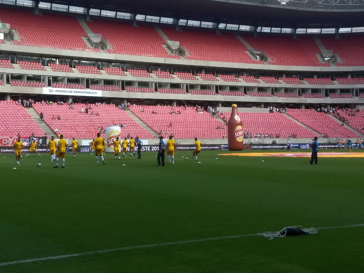 CopaDoNordeste's tweet photo. AQUECIMENTO ROLANDO!
Jogadores de @SantaCruzFC
e @ABCFC já se movimentam no gramado da Arena!
#STAxABC
#CopaDoNordeste2019
#JogoDos100Mil
Assista ao jogo no nosso canal do YouTube 👉 https://t.co/hD1N0ikwuY https://t.co/FSfbL6XKx8