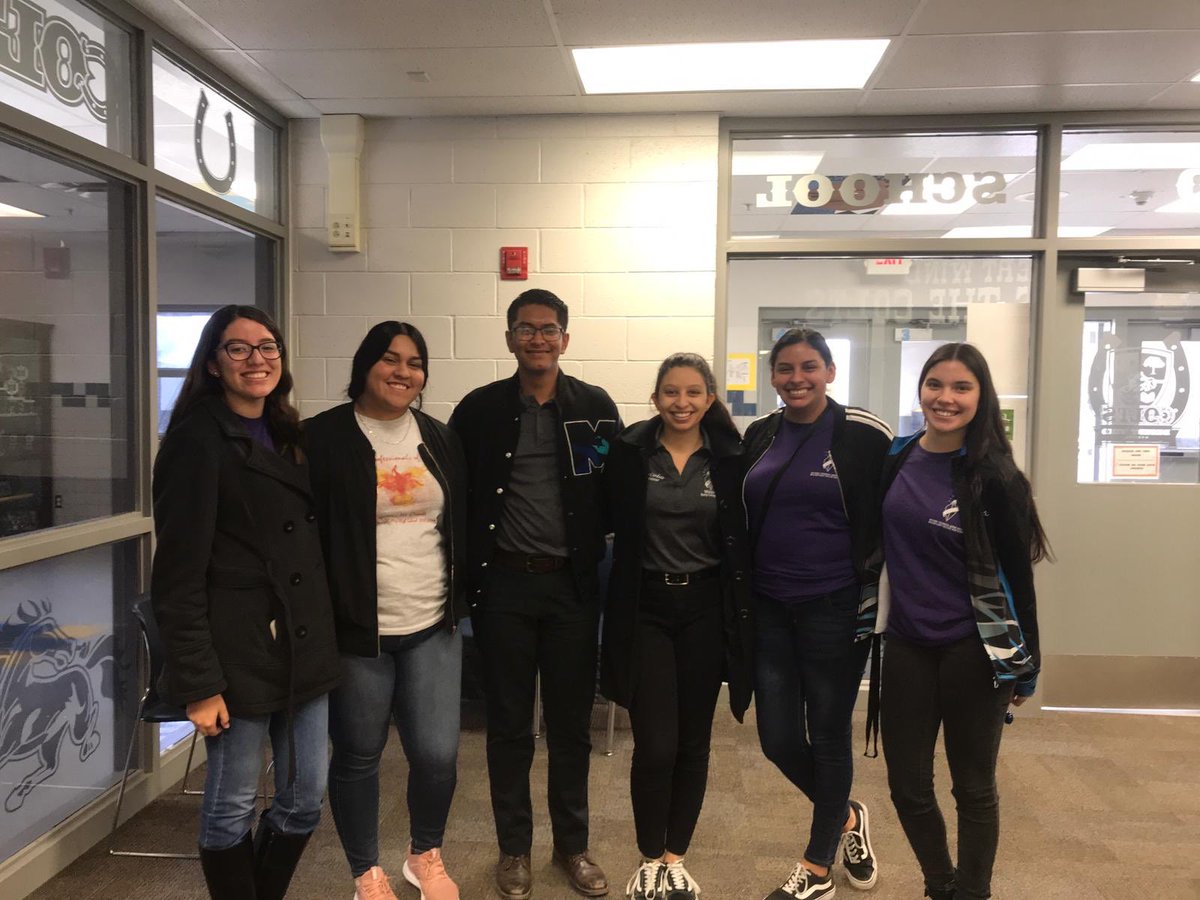 mechsnths's tweet photo. NTHS helped students at Desert Wind today! It was a pleasure to help students learn in the subjects of Math and Reading! https://t.co/S3NzeYP0Vj
