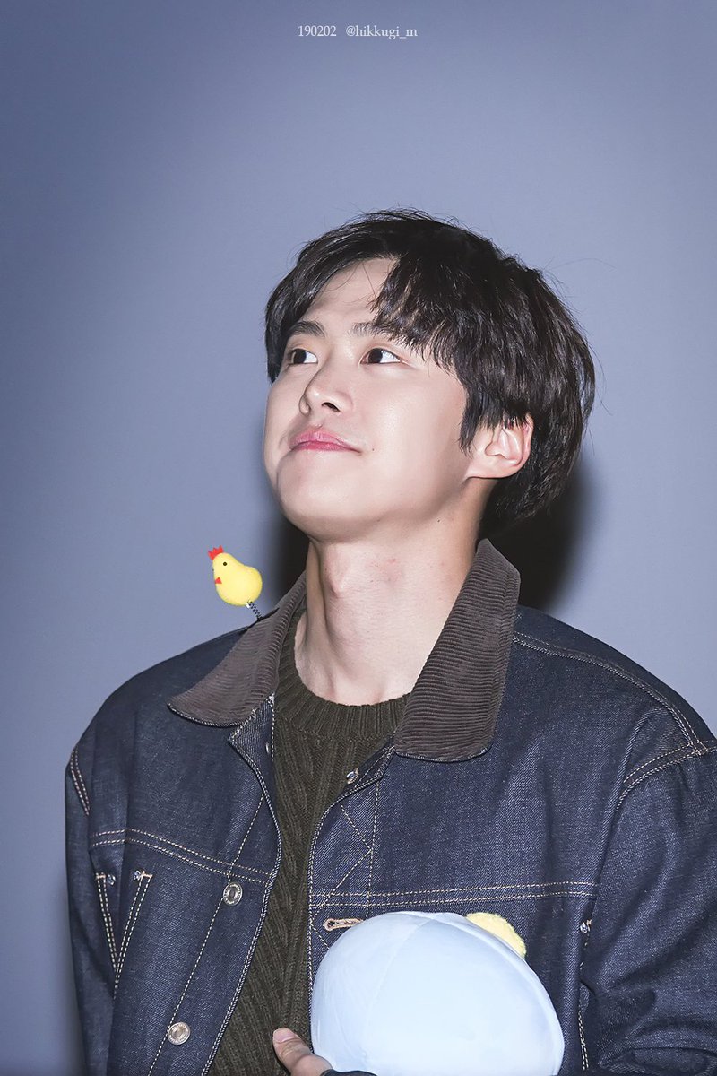 hikkugi_m's tweet photo. 190202 영화 극한직업 무대인사
#공명 🐔🐥

안연뮤사진...😅 https://t.co/LMeRdcxFNZ