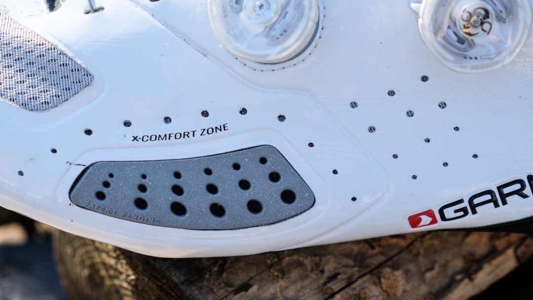 Here’s a close look at the Course Air Lite II shoes with @BoaFitSystem and X-Comfort Zone technology (by <a href="/velonews/">velonews</a>). This is what they found: velonews.com/apparel-review…