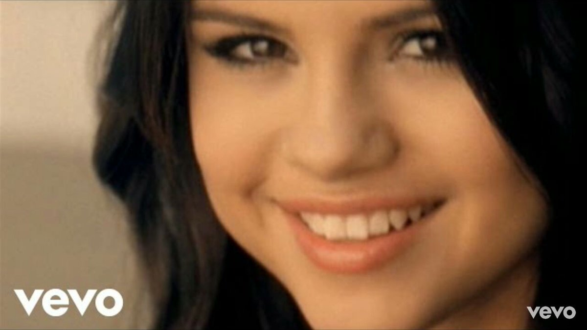 Gipsy_Toy_'s tweet photo. 💫Cita Y Responde💫

24. VIDEOCLIP MAS ICÓNICO DE SELENA GÓMEZ https://t.co/g1jooMe974