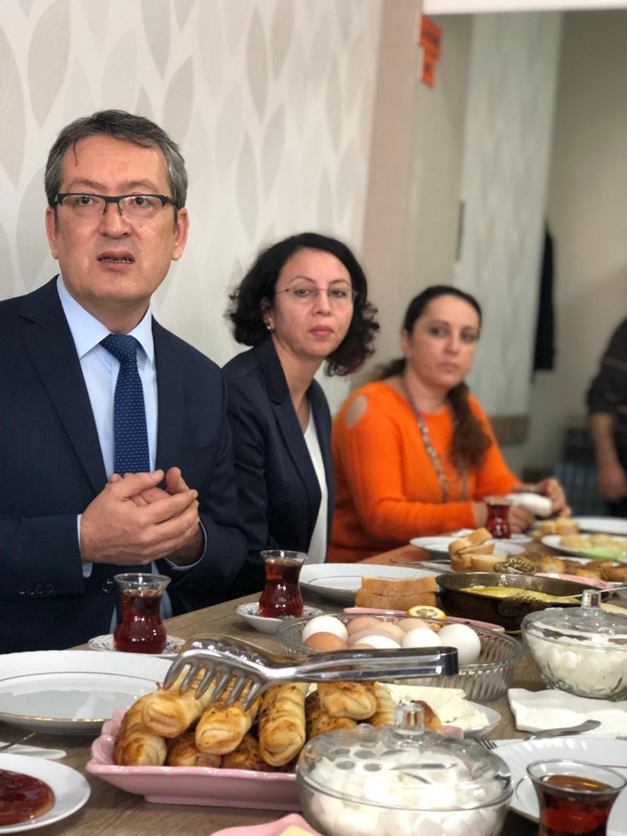 isakuru_74's tweet photo. "Sen Iste Yeter Kanser Ceker Gider" Projesi kapsaminda kanser taramasina yönlendirme çalışmasında aktif gorev alan Sinif anneleri ve İlçe Sağlık Müdürlüğü Personeli Anafartalar Ilkokulu'nun düzenlediği kahvaltida biraraya geldi.
  @MaarifHareket @samsunsaglik @samsunmem https://t.co/ZjYfnXETCu