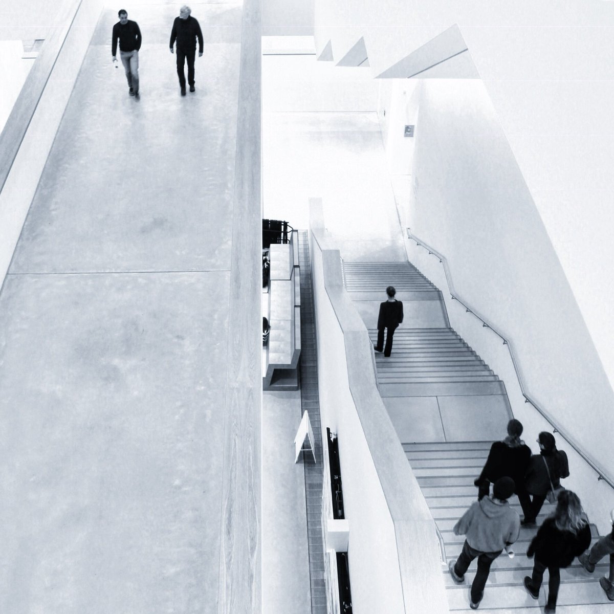 SimoneBraeu's tweet photo. Kunsthalle Mannheim - ein Kleinod minimalistischer Architektur.  #kunsthallemannheim #architecturephotography #blackandwhitephotography #minimalism https://t.co/A5lNnjRcbQ